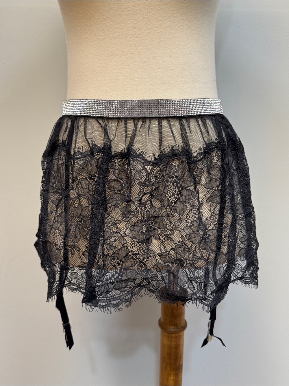 NWT Victoria’s Secret Very Sexy shine lace skirt garter belt women’s sz XS/S